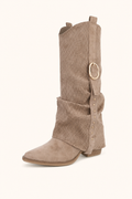 Perforated Slouch Boot Taupe – Kniehoge Western Laars met Gouden Gesp